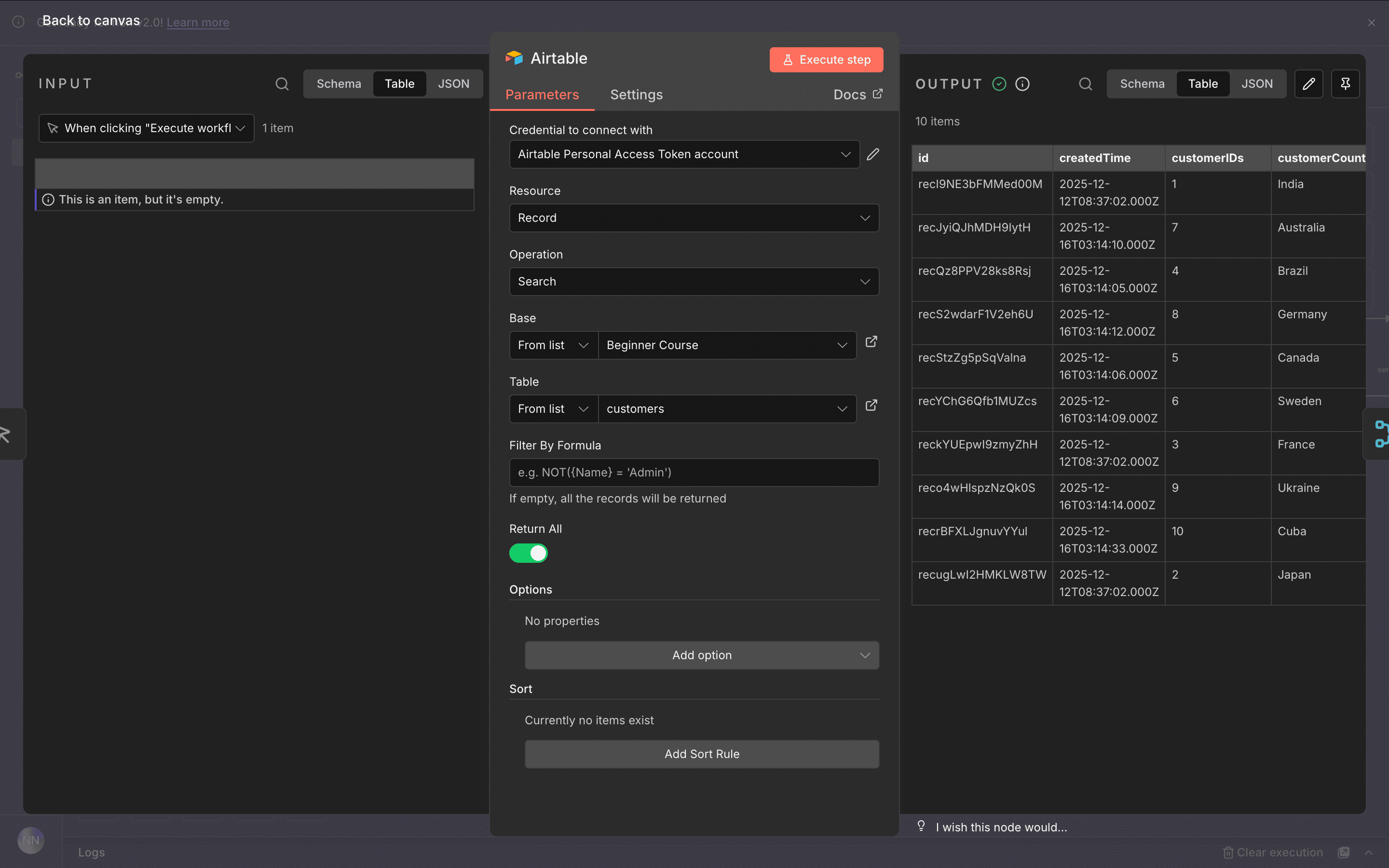 Output node Airtable menampilkan daftar pelanggan.