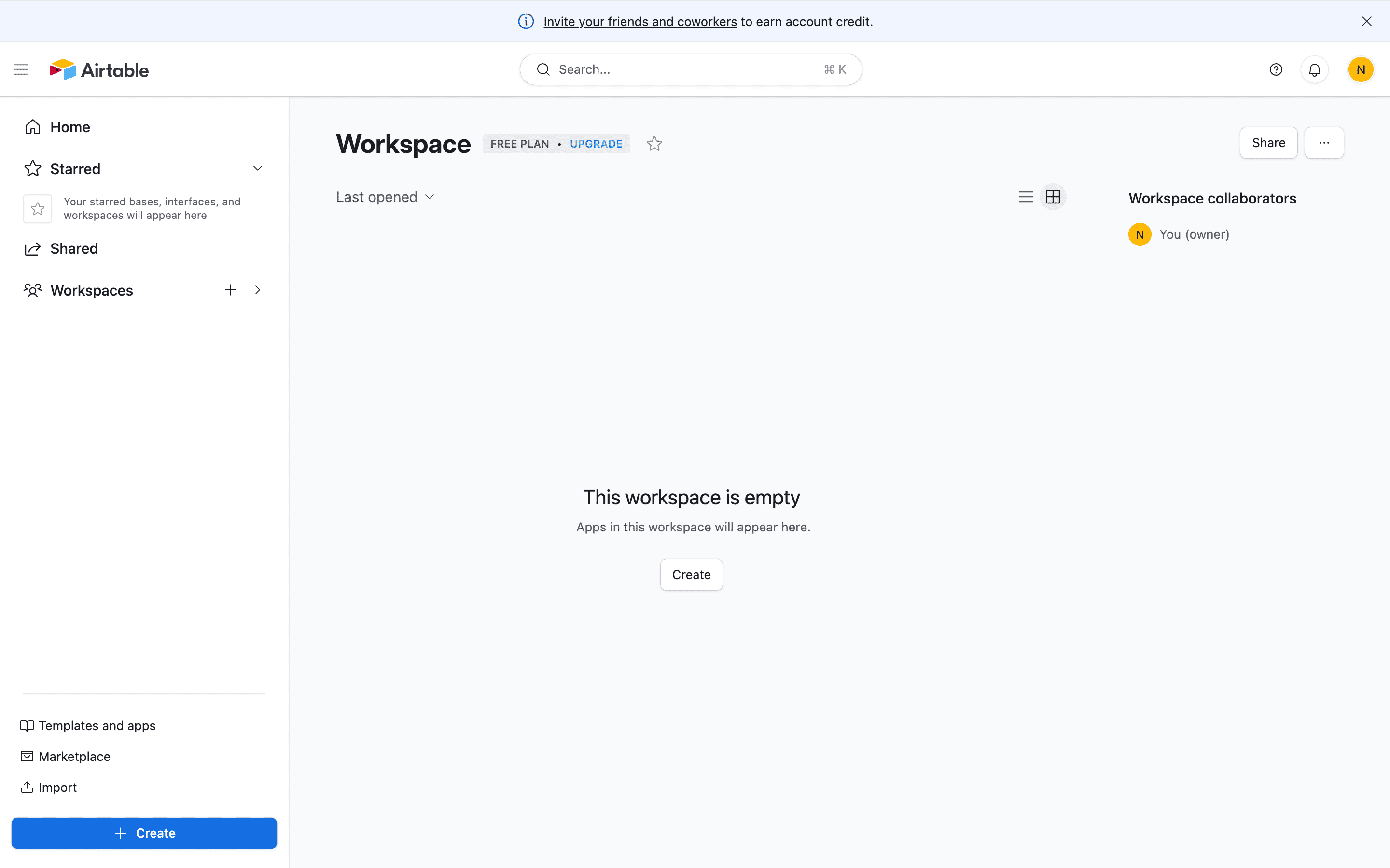 Antarmuka Airtable menampilkan tombol untuk membuat 'Base' baru 2.