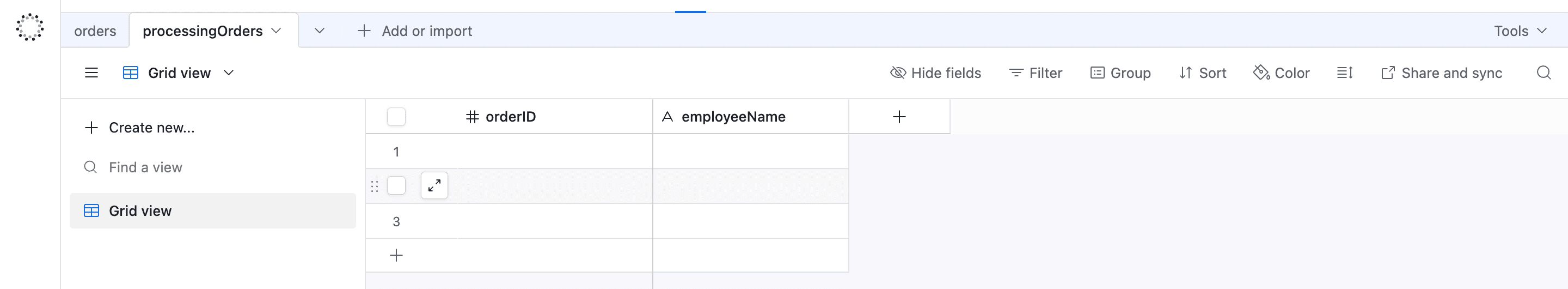 Tabel 'processingOrders' baru di Airtable dengan 2 kolom: orderID dan employeeName.